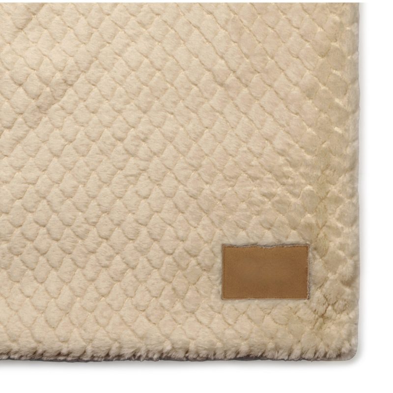 Luxe Nordic Recycled Polyester Throw Blanket - Fawn - 2