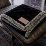 Velvafur Throw - 1